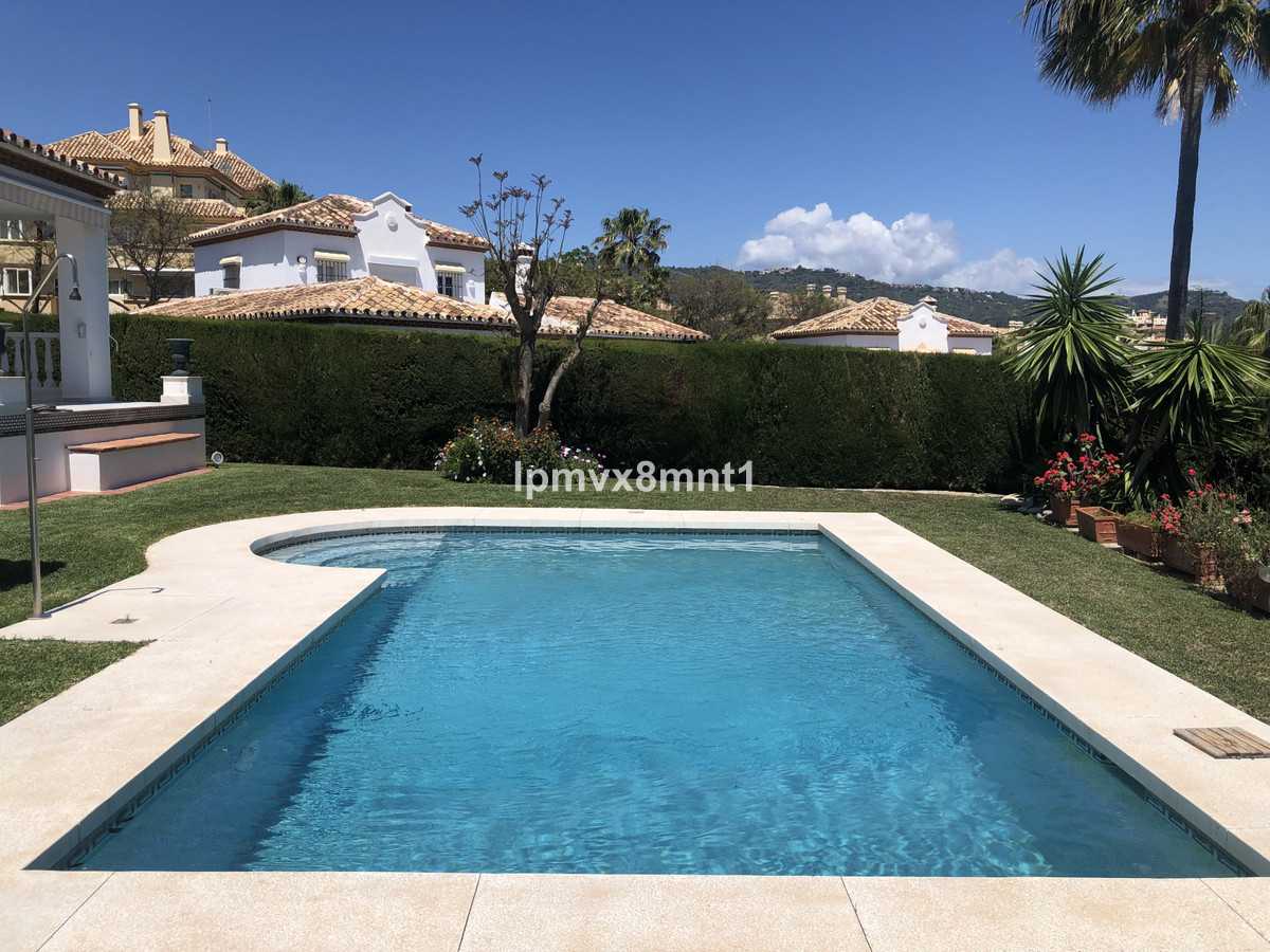 House in Marbella, Andalusia 10892117