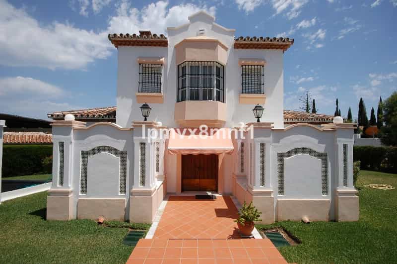 House in Marbella, Andalusia 10892117