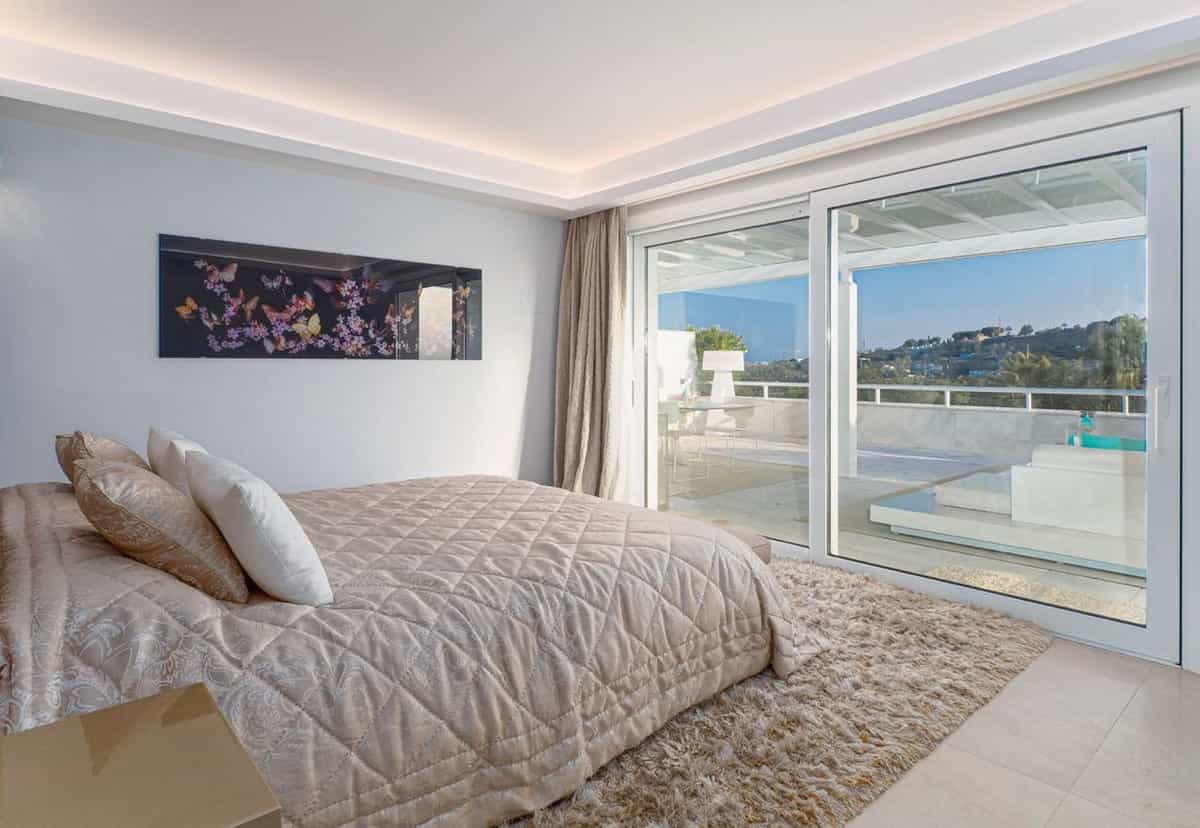 Condominium in Marbella, Andalucía 10892191
