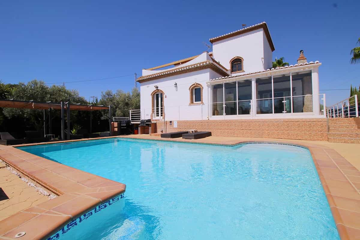 House in Alhaurin el Grande, Andalusia 10892376