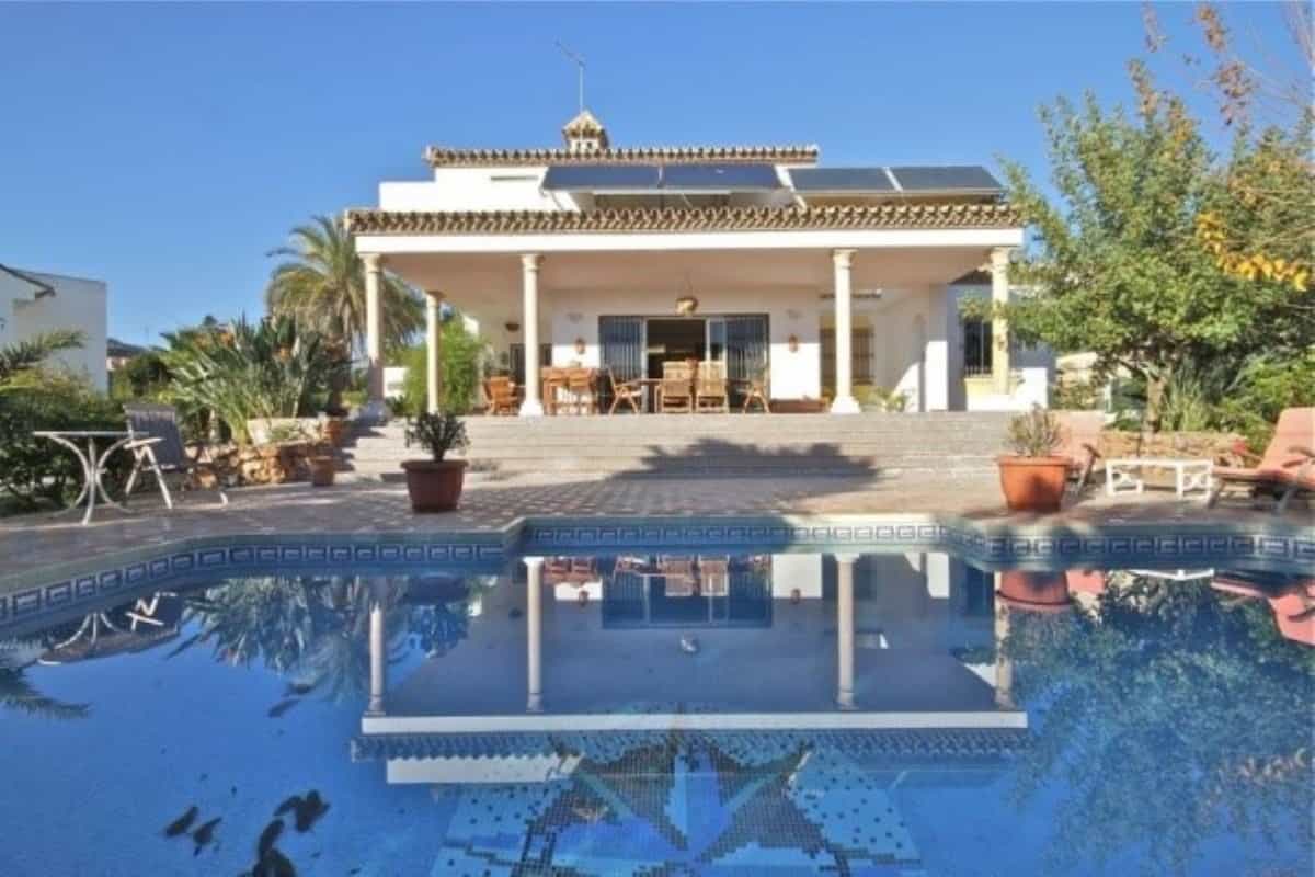 House in Benahavis, Andalusia 10893124
