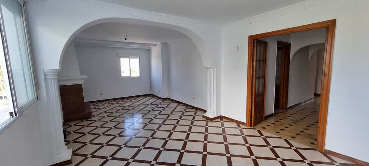 Condominium in San Pedro de Alcántara, Andalusia 10893728