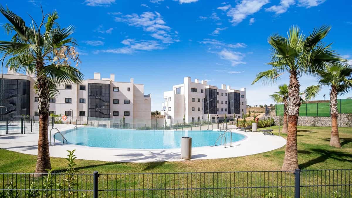 Condominium in Fuengirola, Andalusia 10894096