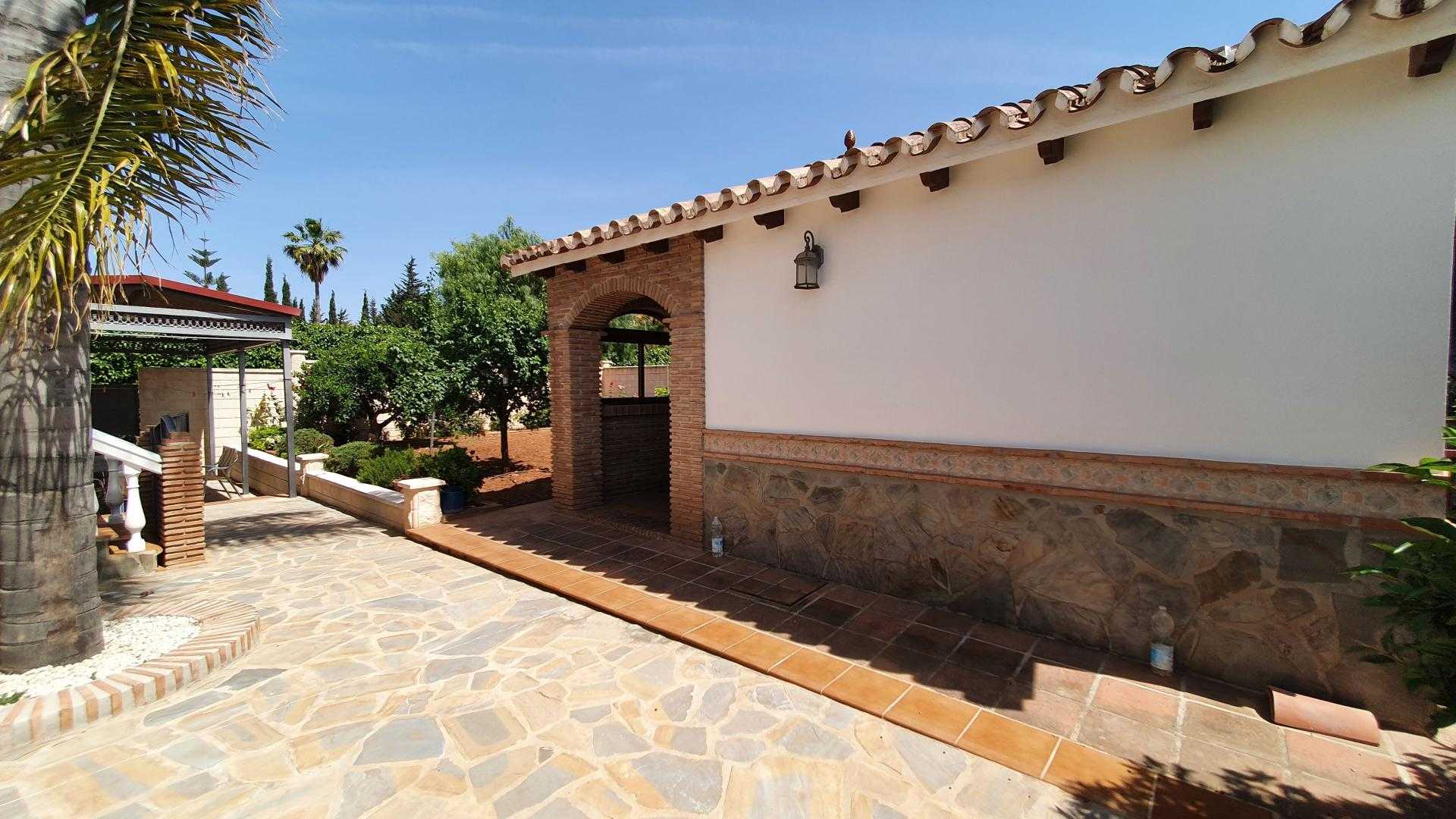 House in Alhaurin el Grande, Andalusia 10896133