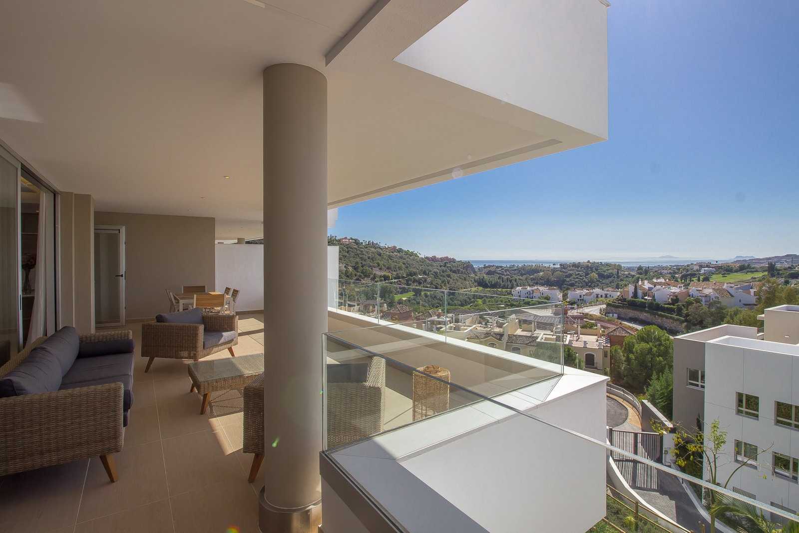 Condominium in Benahavis, Andalusia 10898425