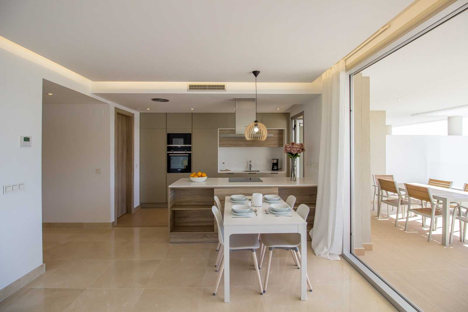 Condominium in Benahavis, Andalusia 10898425