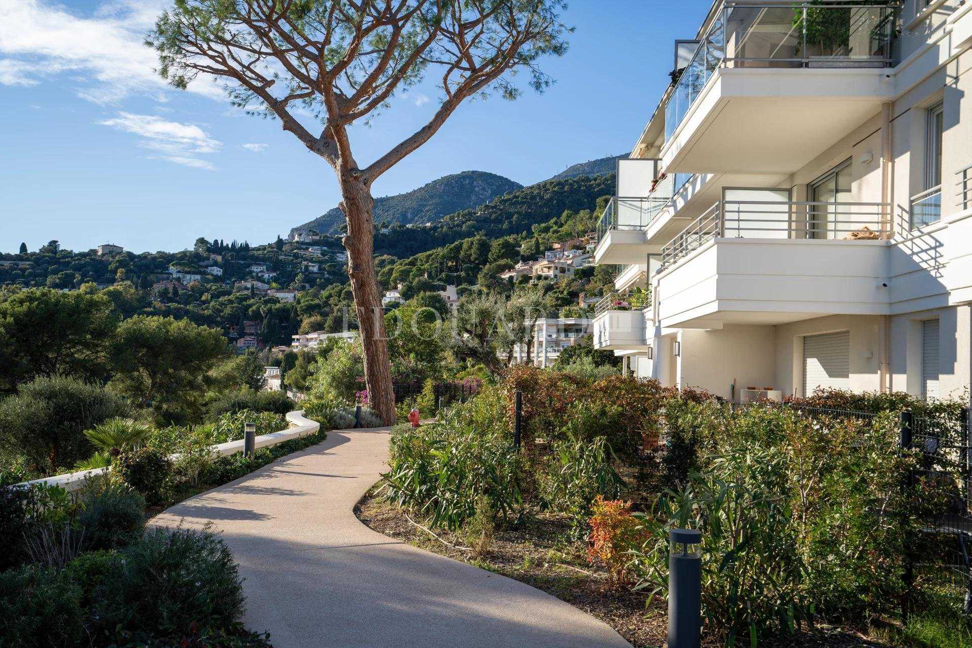 Квартира в Roquebrune-Cap-Martin, Provence-Alpes-Côte d'Azur 10898827