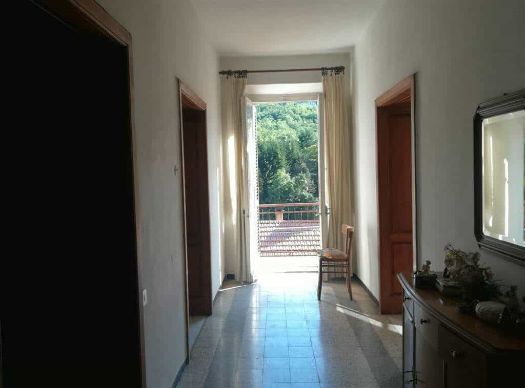 Kondominium dalam Gorfigliano, Toscana 10899146