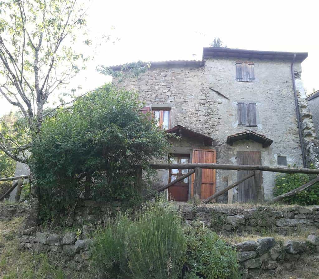 Haus im Fabbriche di Vergemoli, Toscana 10899155