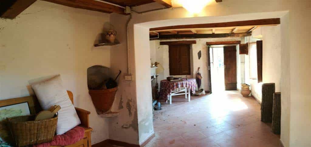 House in Fabbriche di Vergemoli, Toscana 10899170