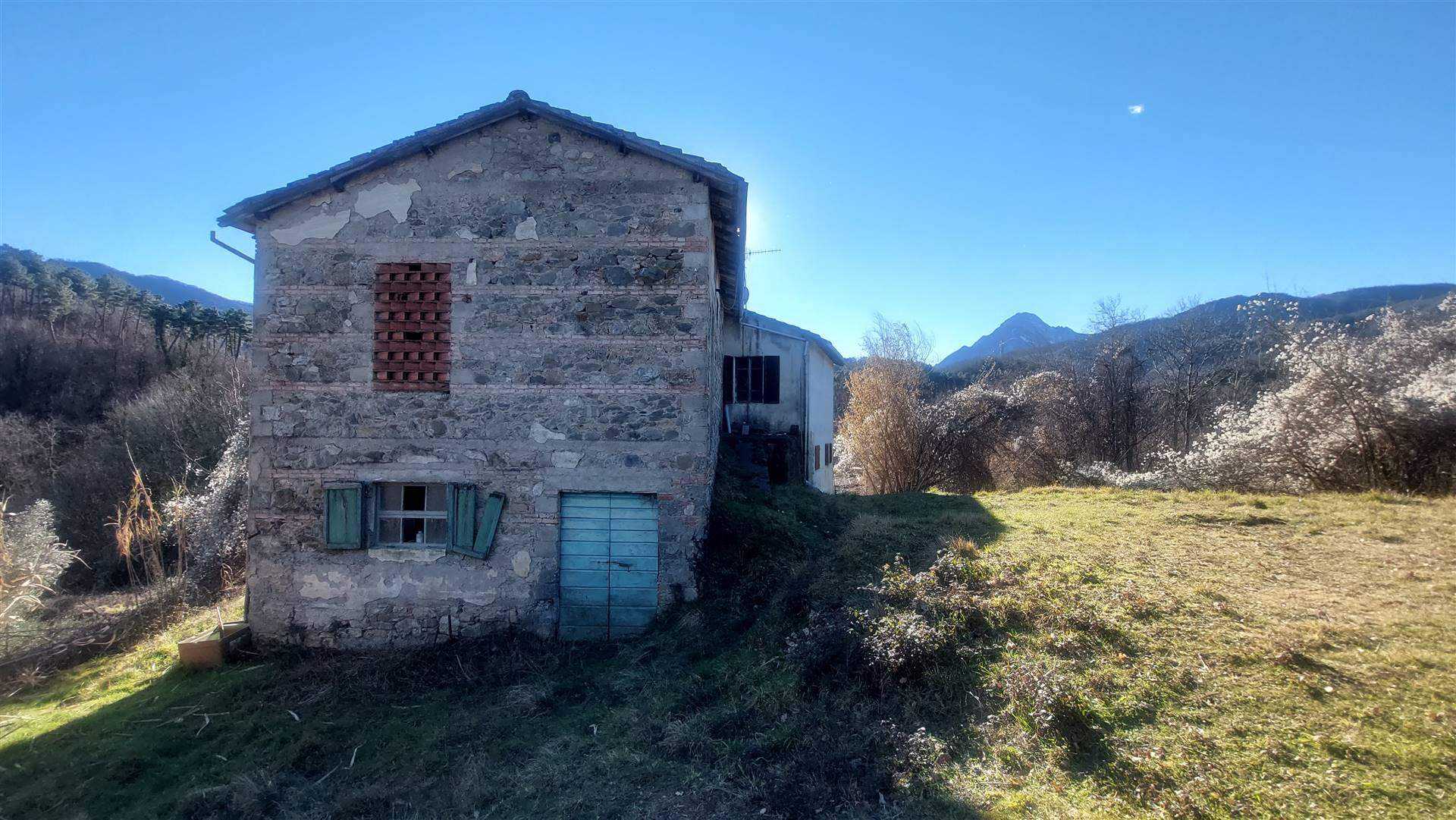 rumah dalam Molazzana, Tuscany 10899175