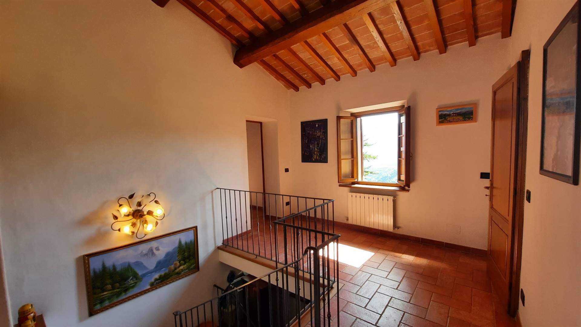 بيت في Barga, Toscana 10899181