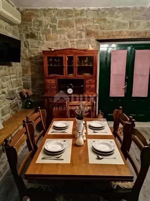 House in Buzet, Istria County 10899669