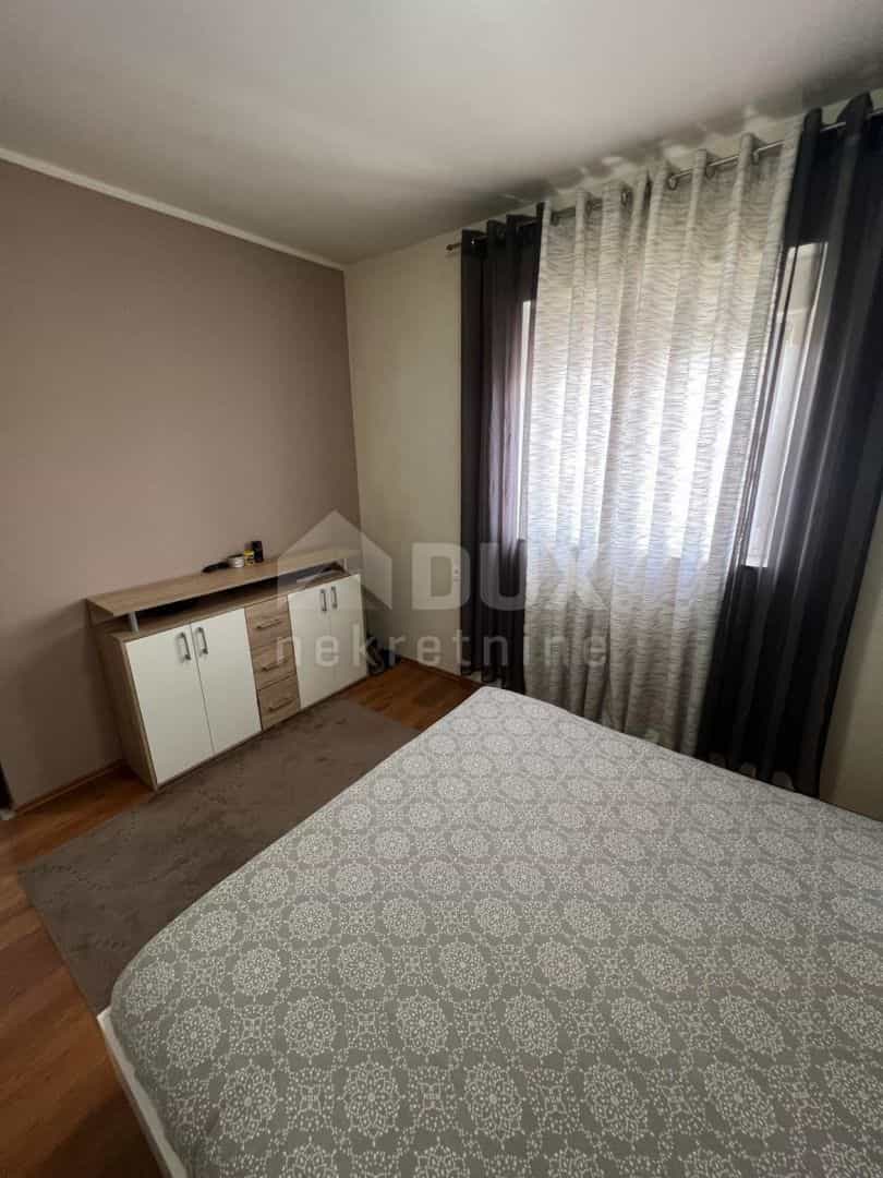 Condominium in Cavle, Primorsko-Goranska Zupanija 10899675