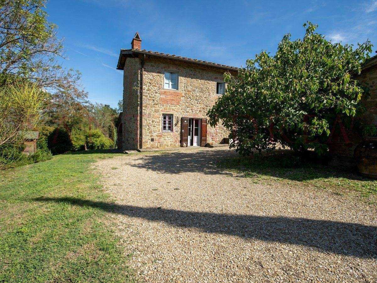 House in Figline Valdarno, Tuscany 10899728