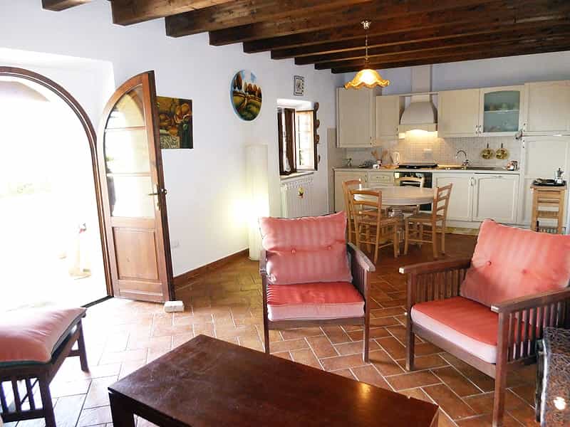 Huis in Volterra, Tuscany 10899768