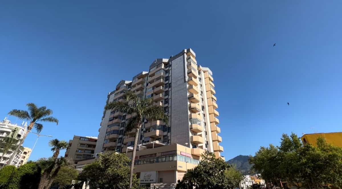 Eigentumswohnung im Marbella, Andalusien 10899821