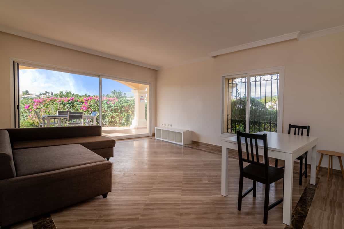 Condominium in Ojen, Andalusia 10899928