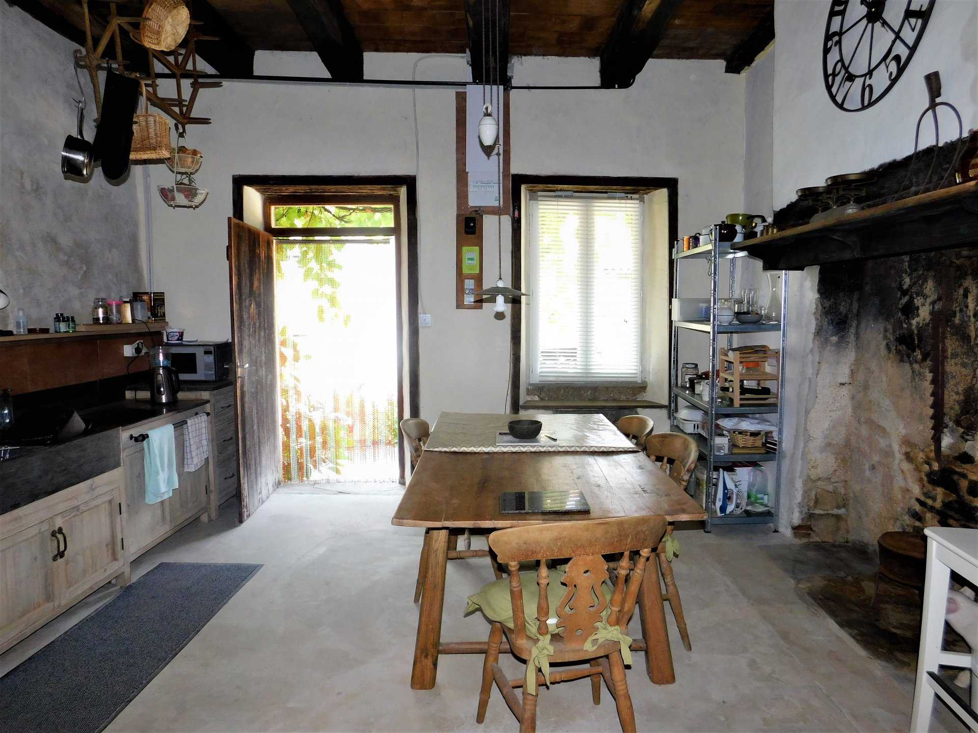 House in Dournazac, Nouvelle-Aquitaine 10900069