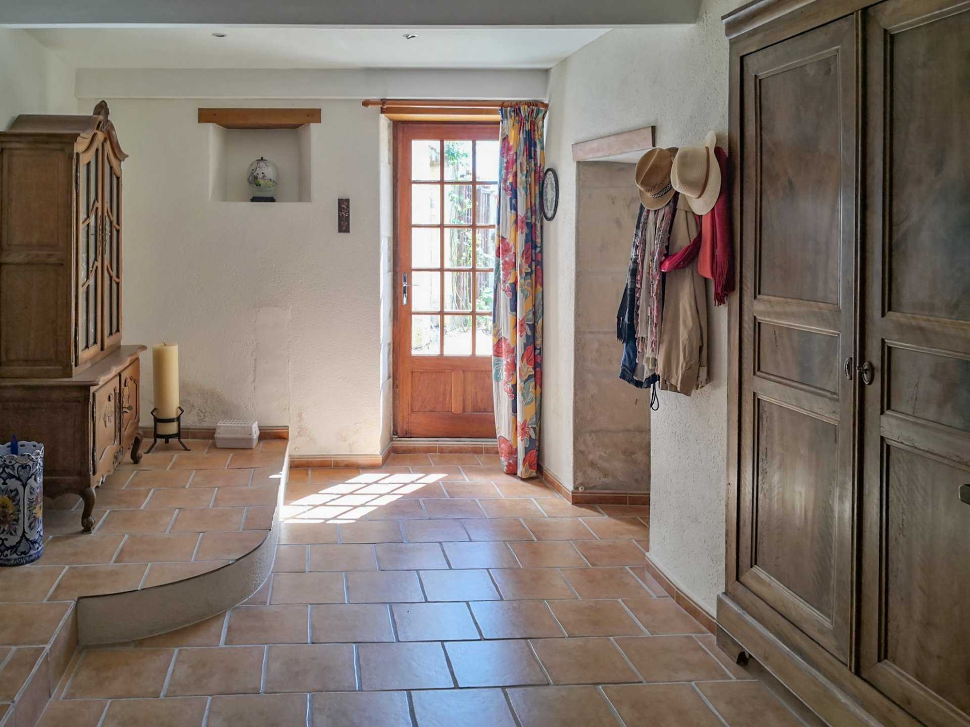 House in Bresdon, Nouvelle-Aquitaine 10900089