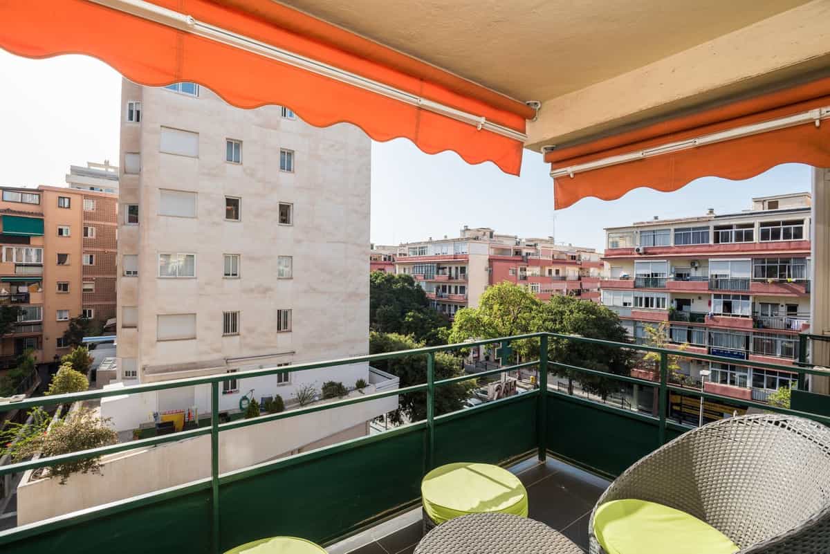 Condominium in Marbella, Andalusia 10900097