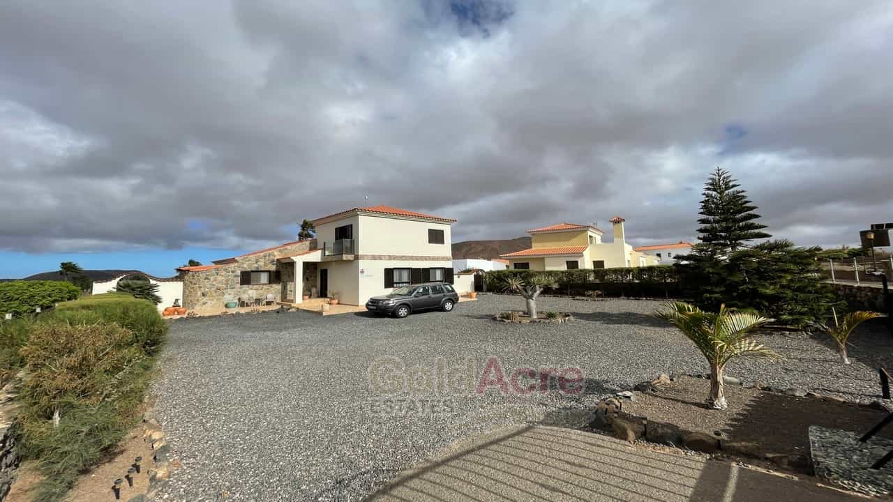 House in La Oliva, Canary Islands 10900175