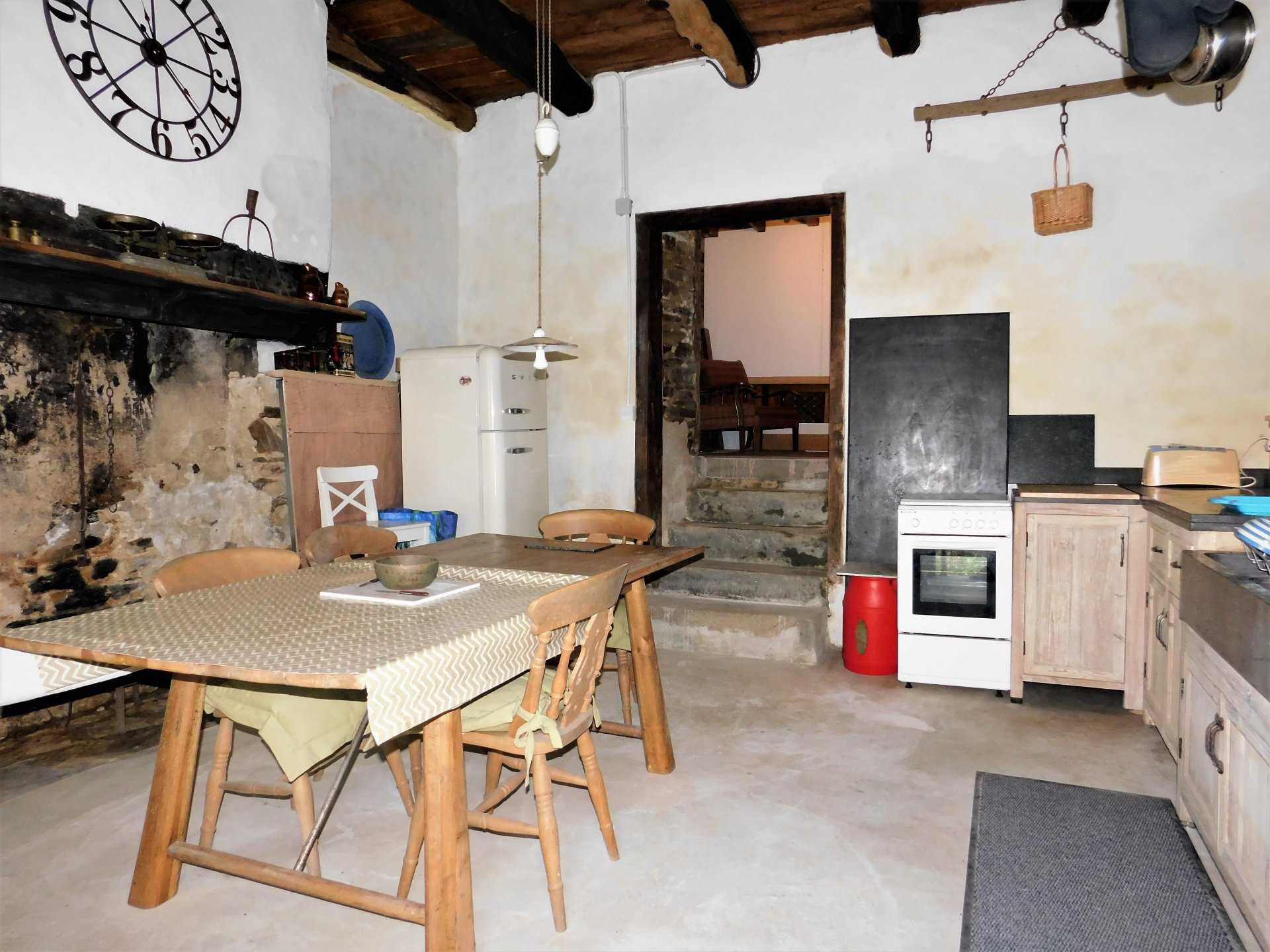 House in Dournazac, Nouvelle-Aquitaine 10900252