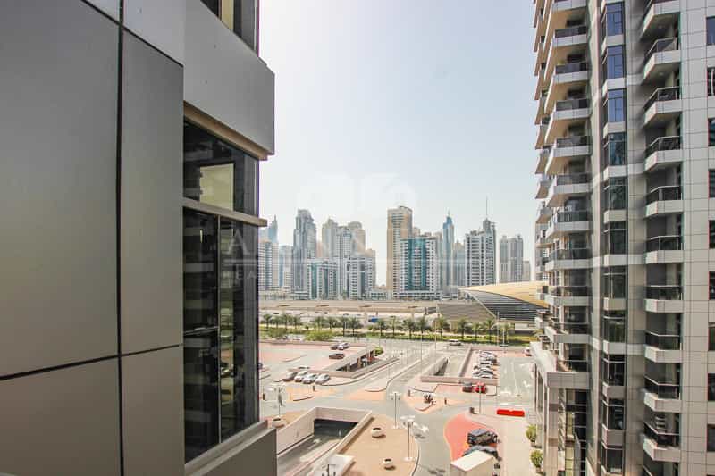 Condominium in Dubai, Dubai 10900655