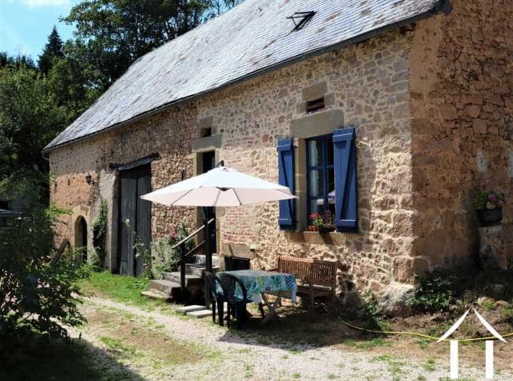 loger dans Cussy en Morvan, Bourgogne-Franche-Comté 10900686