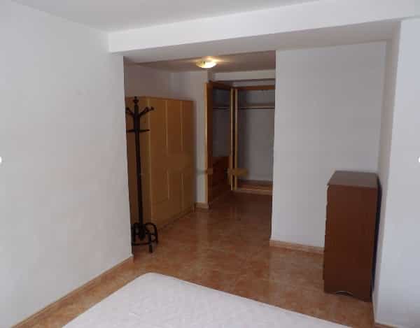 公寓 在 奥利瓦, 巴伦西亚 10901393
