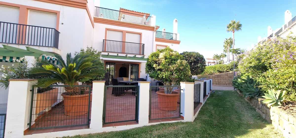 House in Fuengirola, Andalusia 10901733