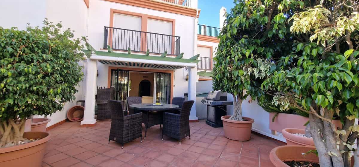 House in Fuengirola, Andalusia 10901733