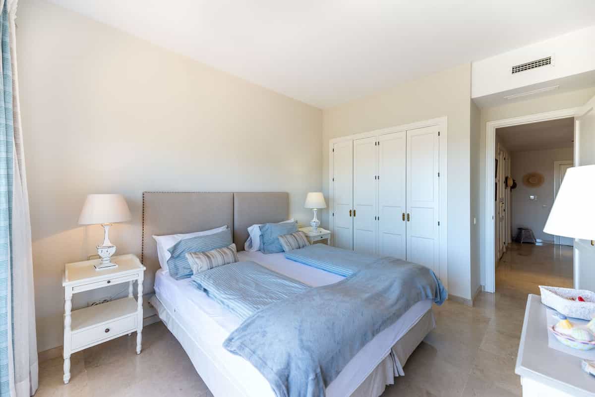 Condominium in Marbella, Andalucía 10901767