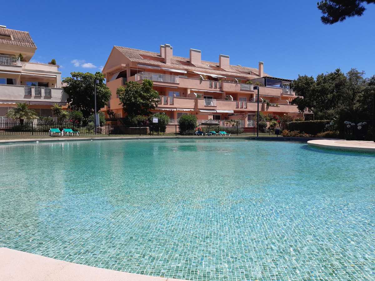 Condominium in Marbella, Andalucía 10901947
