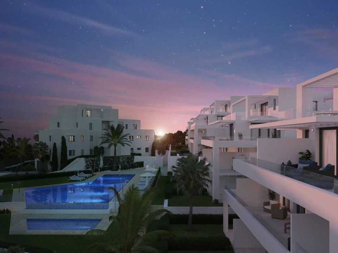 Condominium in Estepona, Andalucía 10902207