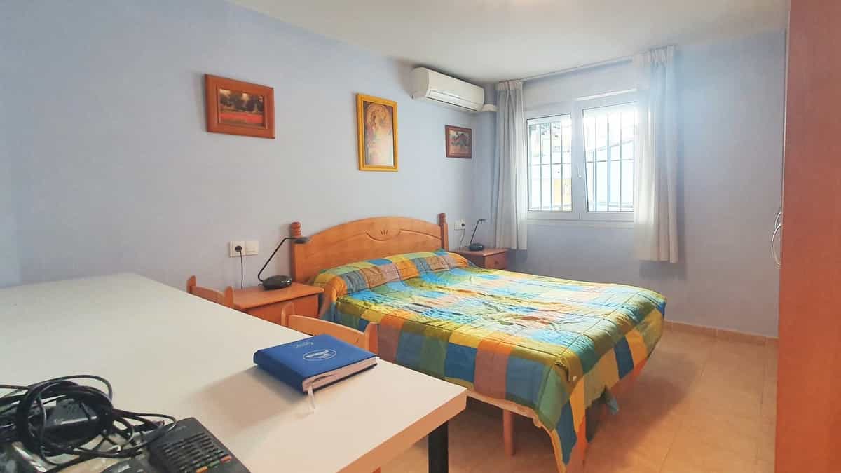 Condominium dans Marbella, Andalousie 10902316