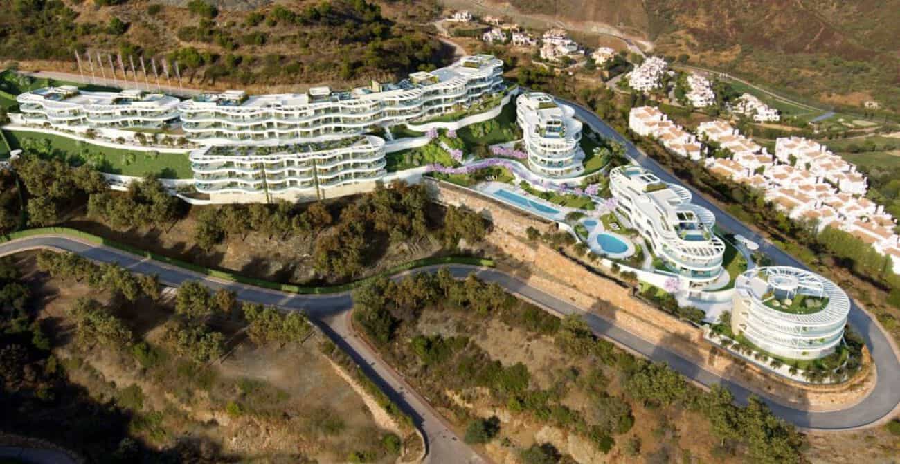 Condominium in San Pedro de Alcantara, Andalusia 10902336
