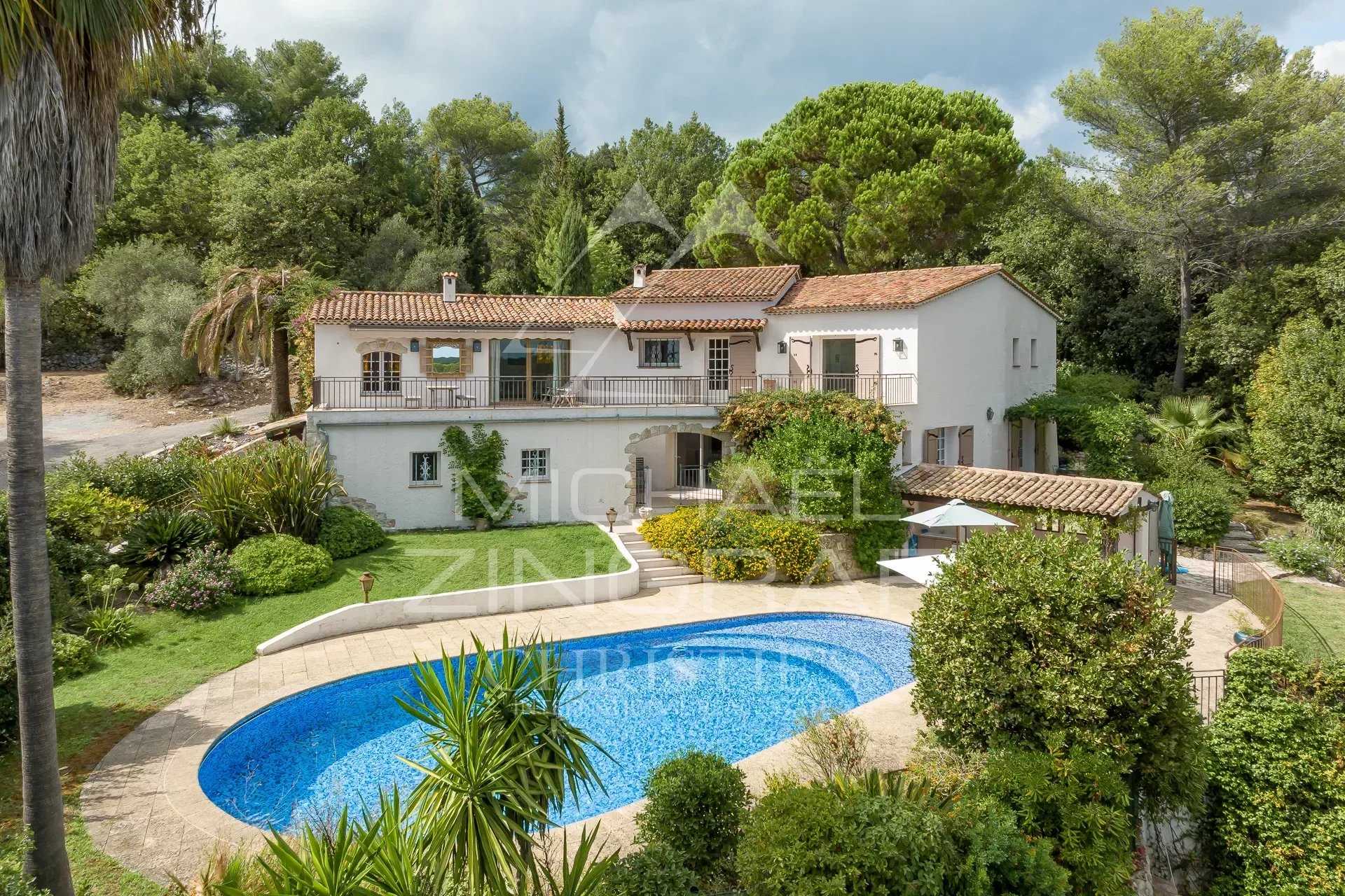 rumah dalam Le Collet, Provence-Alpes-Côte d'Azur 10902902