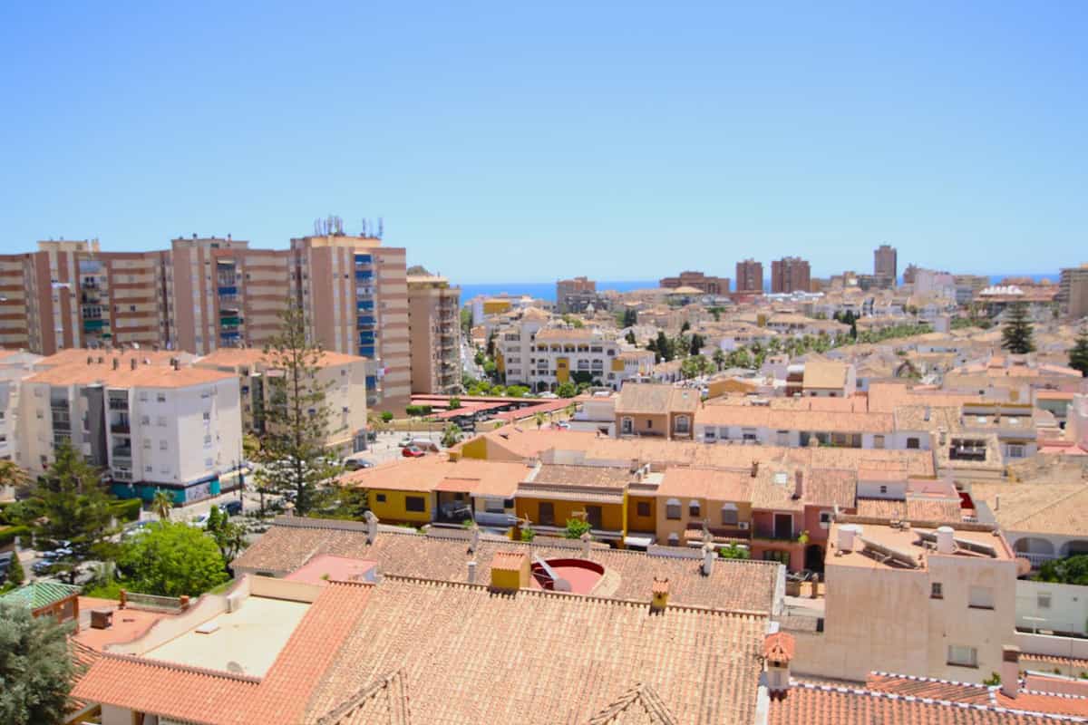 Condominio nel Fuengirola, Andalusia 10902979