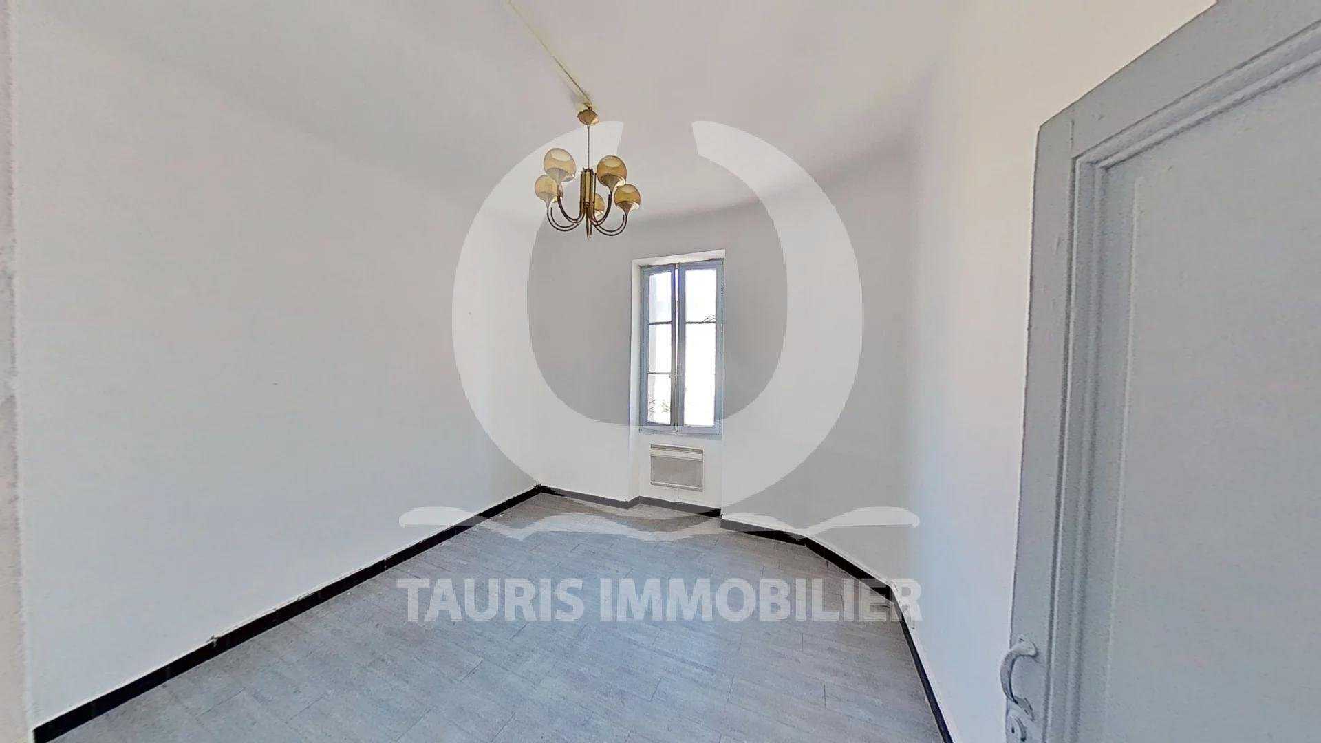 Condominium in Sint-Marthe, Provence-Alpes-Côte d'Azur 10903024