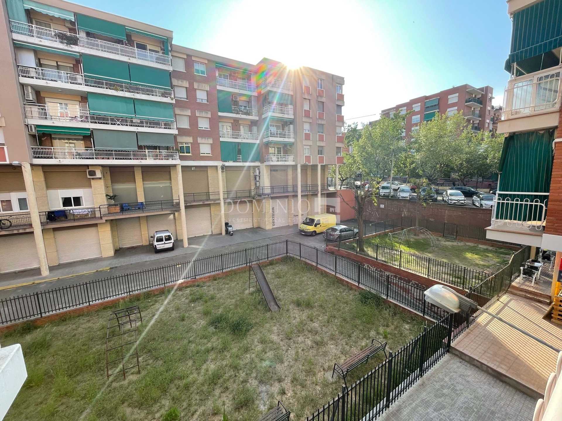 Condominium in Sant Boi de Llobregat, Catalonia 10903292