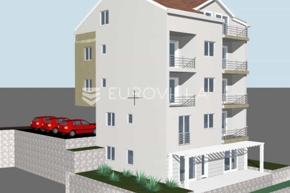Condominium in Sucuraj, Splitsko-Dalmatinska Zupanija 10904640