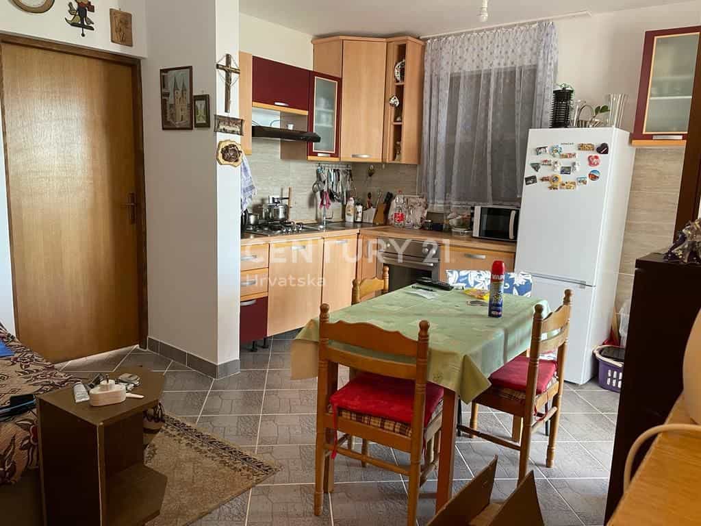 公寓 在 Obrovac, Zadarska Zupanija 10905083