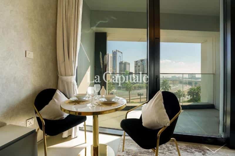 Condominium in Dubai, Dubai 10905098
