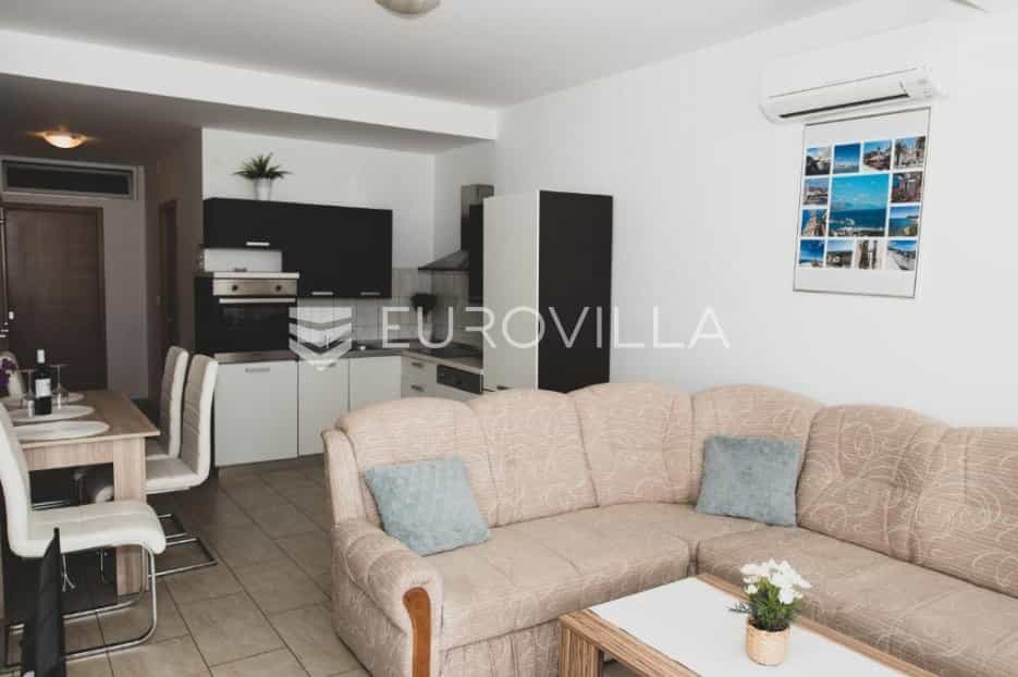 Condominium in Barutana, Splitsko-Dalmatinska Zupanija 10905146