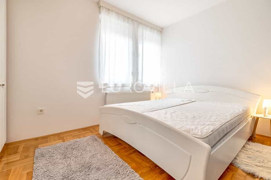 Condomínio no Culinec, Zagreb, Grad 10905162