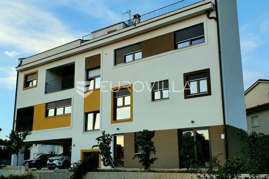 Condominium in Pula, Istarska županija 10905182