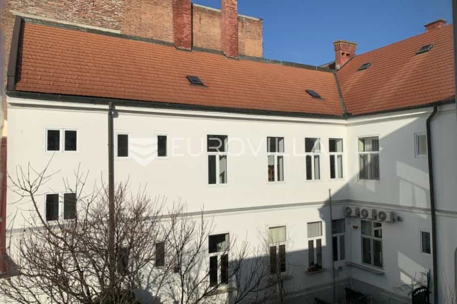casa en Tvrđa, Osjecko-Baranjska Županija 10905238