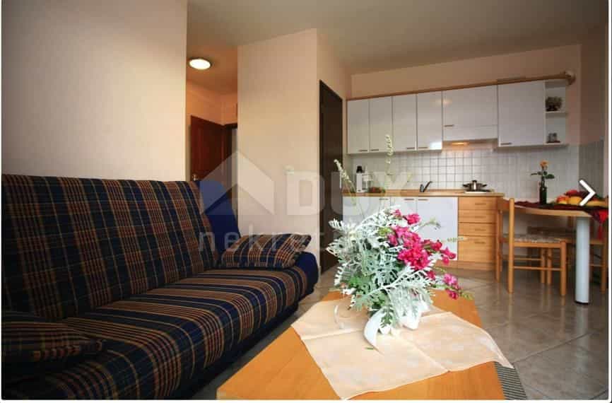 公寓 在 克爾克, 濱海邊疆區-山區祖帕尼婭 10905291
