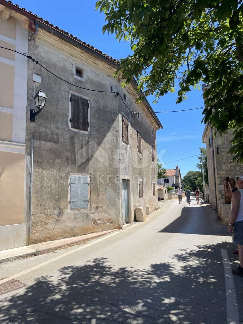 房子 在 Krnica, Istria County 10905302